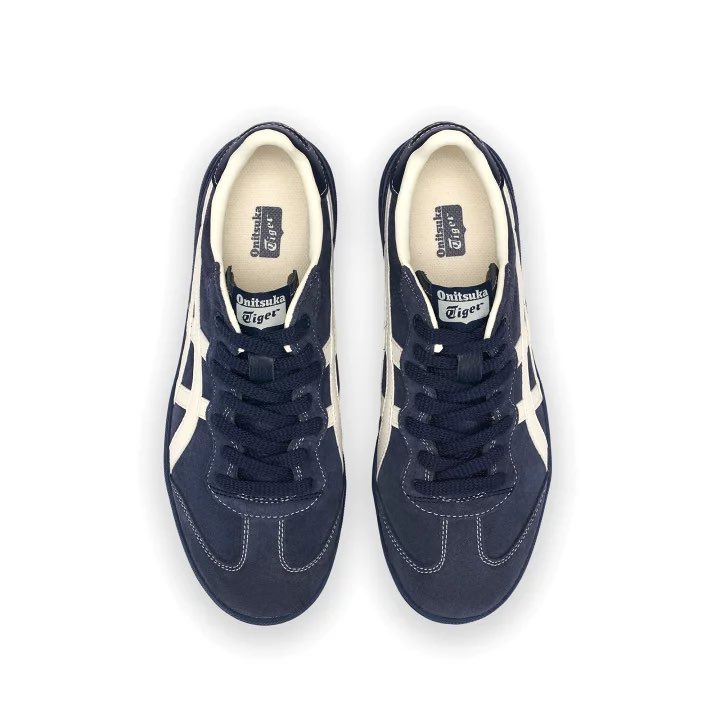 kutsu__________'s tweet photo. ミル��ネイビー配色のOnitsuka Tiger流石に可愛すぎる、。 https://t.co/pxOr5W3qRy
