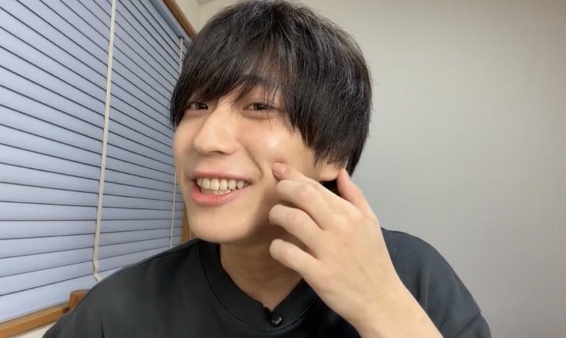 aacx7f's tweet photo. 顔掻いたら赤くなって、おいもうふざけんなよ！の奏夢がかわいい。 https://t.co/xpOjnsEcwu