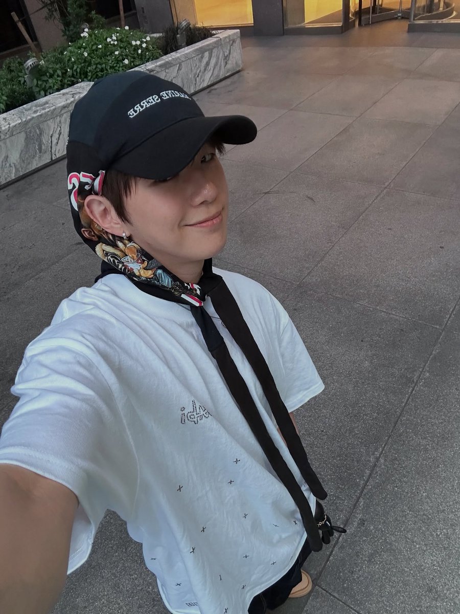 roomD1210's tweet photo. 250830 녤스타그램 

Hi there

https://t.co/5g0INestLc https://t.co/be9jzGrkgM