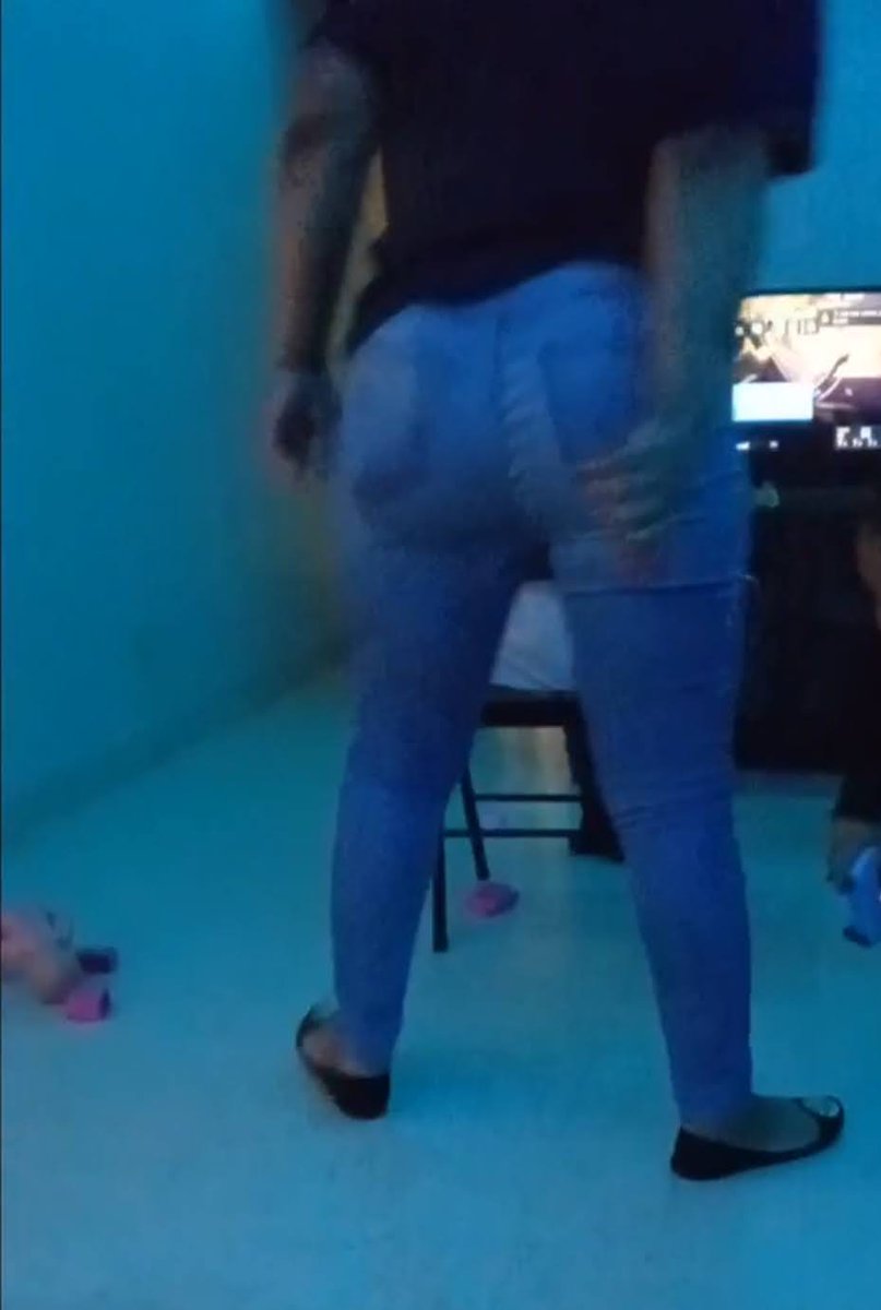thiccgirls00's tweet photo. Big Booty In the jeans #jeans #Bigbooty #Thick https://t.co/KsyTYVhoyO