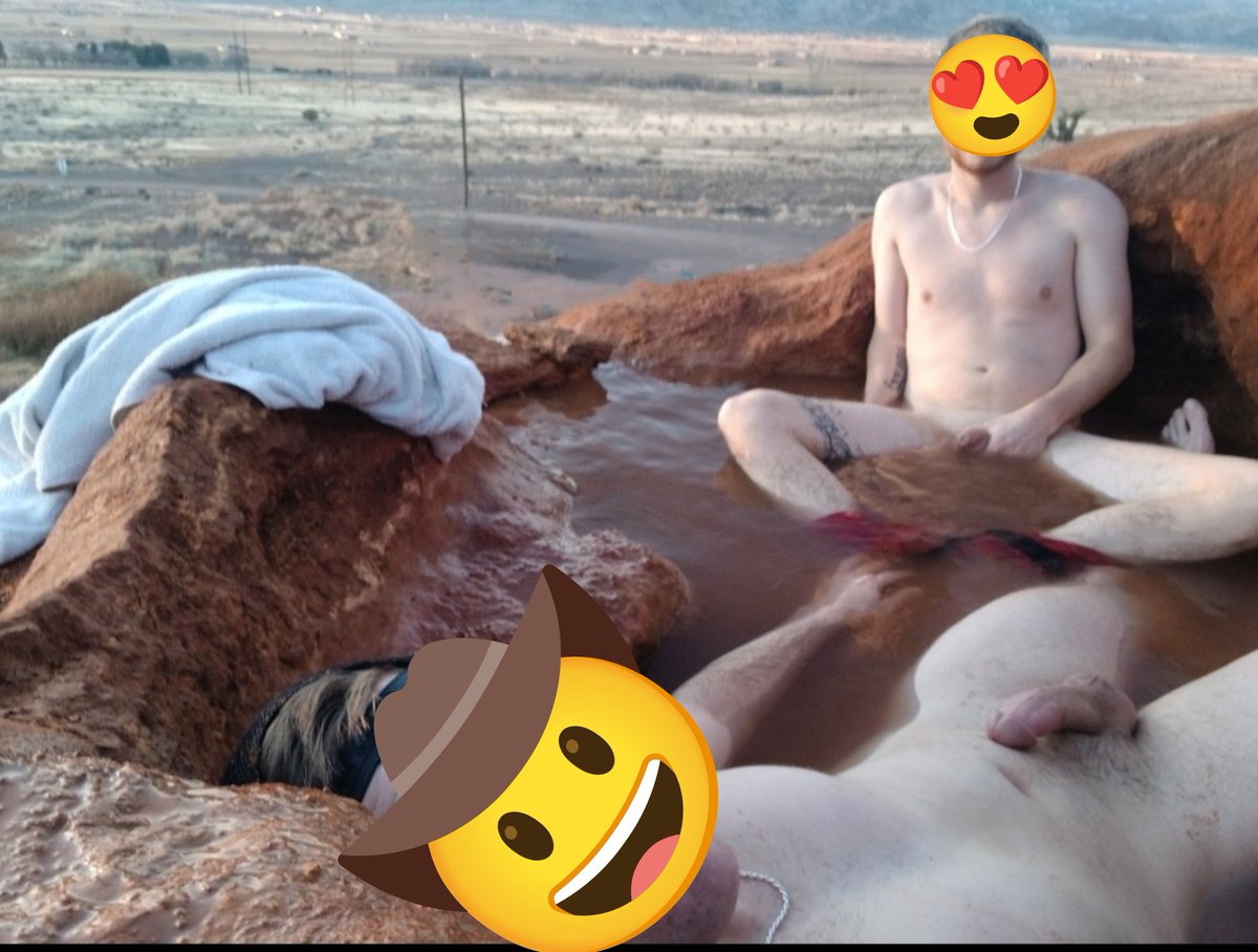 ChasenJax2003's tweet photo. Beach or hot spring?? https://t.co/O02FR4rPb0