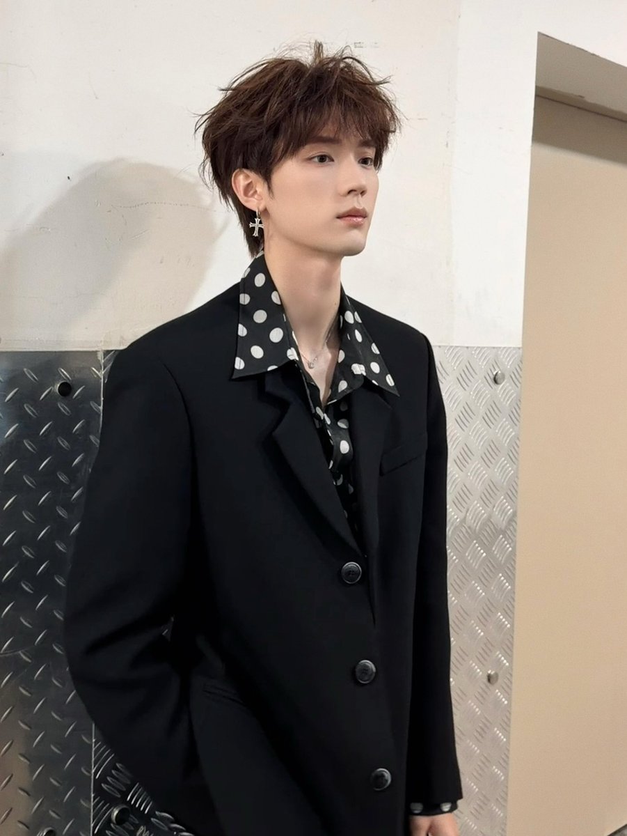zhouyiran_thai's tweet photo. [📸] 260830 | ZhouYiran Studio Update

ช่วงเวลาของฤดูร้อนกำลังจะเดินทางมาถึงบทสุดท้าย เก็บแสงอรุณระหว่างทางและช่วงเวลาว่างสั้น ๆ ทั้งหมดไว้ในความทรงจำของปลายฤดูร้อน

🔗 https://t.co/Km7fEPEM4E

#Zhouyiran #โจวอี้หราน #周翊然 https://t.co/Gvsv7Y3ZxC