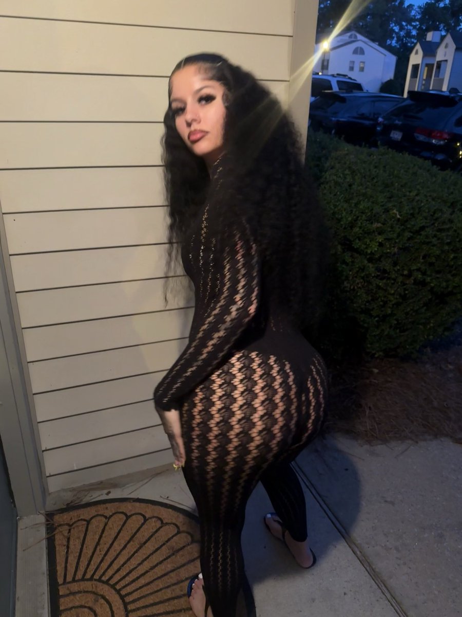 grlfrmdodgecity's tweet photo. a bad bih wit low body count 4 u to put yo focus on https://t.co/JbhVUo4RpY