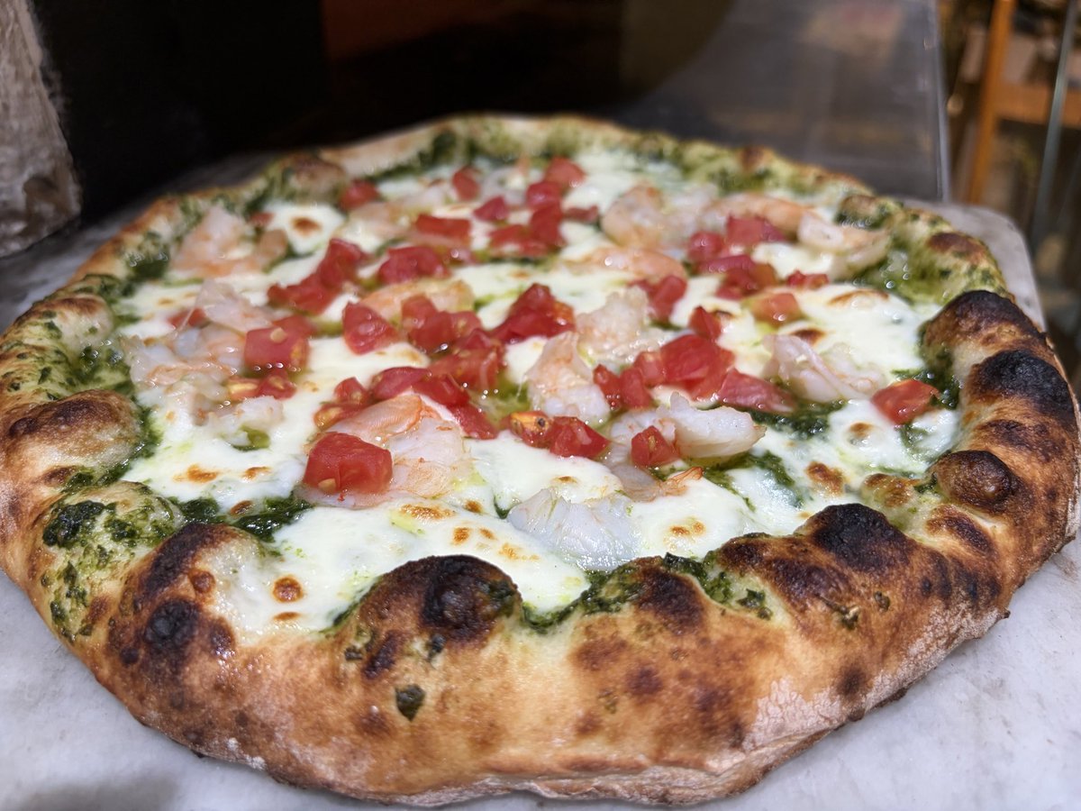 pizza_da_panda's tweet photo. アグロピッツェリア ダ パンダ
昨日から新宿での営業再開してます
ただいまのオススメは
①とれたてバジルとエビのジェノヴェーゼ
②ムロアジ干物とフレッシュトマトのマリナーラ
本日もランチは11:30から〜
よろしくお願いします〜
#ピッツァ
#ピザ
#PIZZA
#抜弁天
#パンダ https://t.co/xhfMaeIBDM