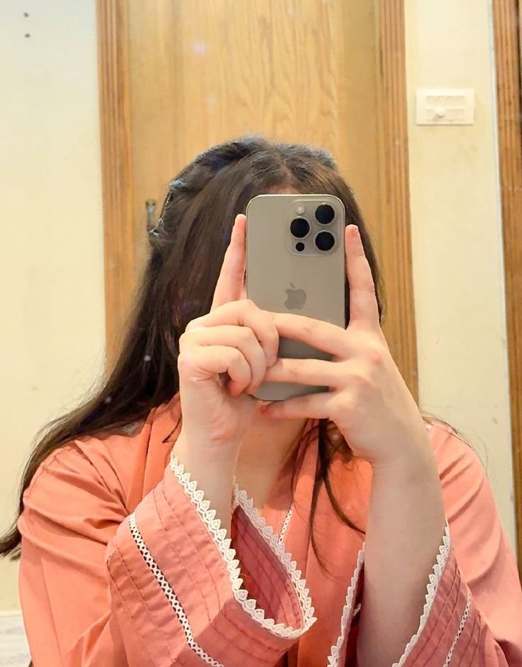 DimpleQueen25's tweet photo. Good morning 🌸☀️

Starting the day with a little elegance, a little mystery, and lots of good vibes ✨🧡
Wishing you all a beautiful day ahead! 💫 https://t.co/h434CIKQ3j