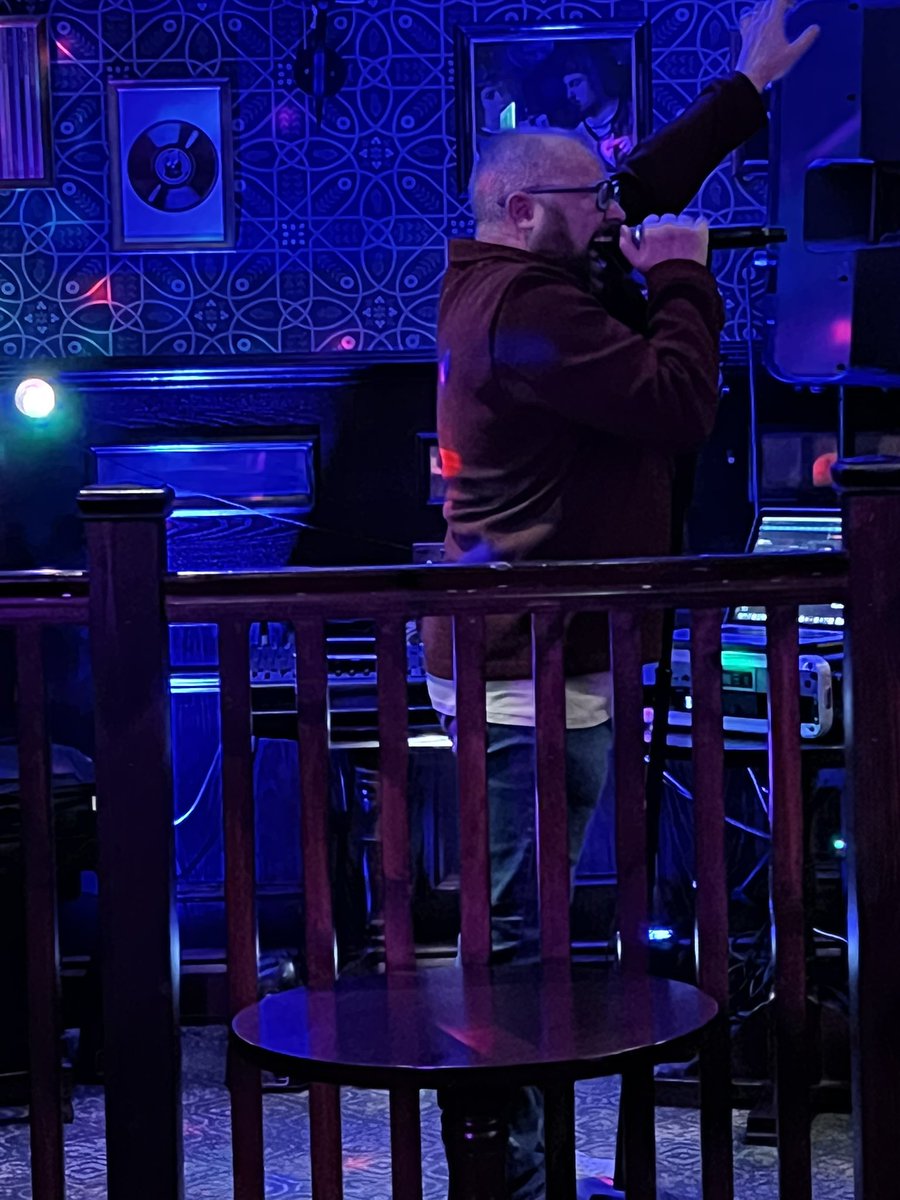 TheAndyDobson's tweet photo. Pretty much sure we saw Lee @Fifty2M singing in a pub last night https://t.co/ztsxFCKbg7