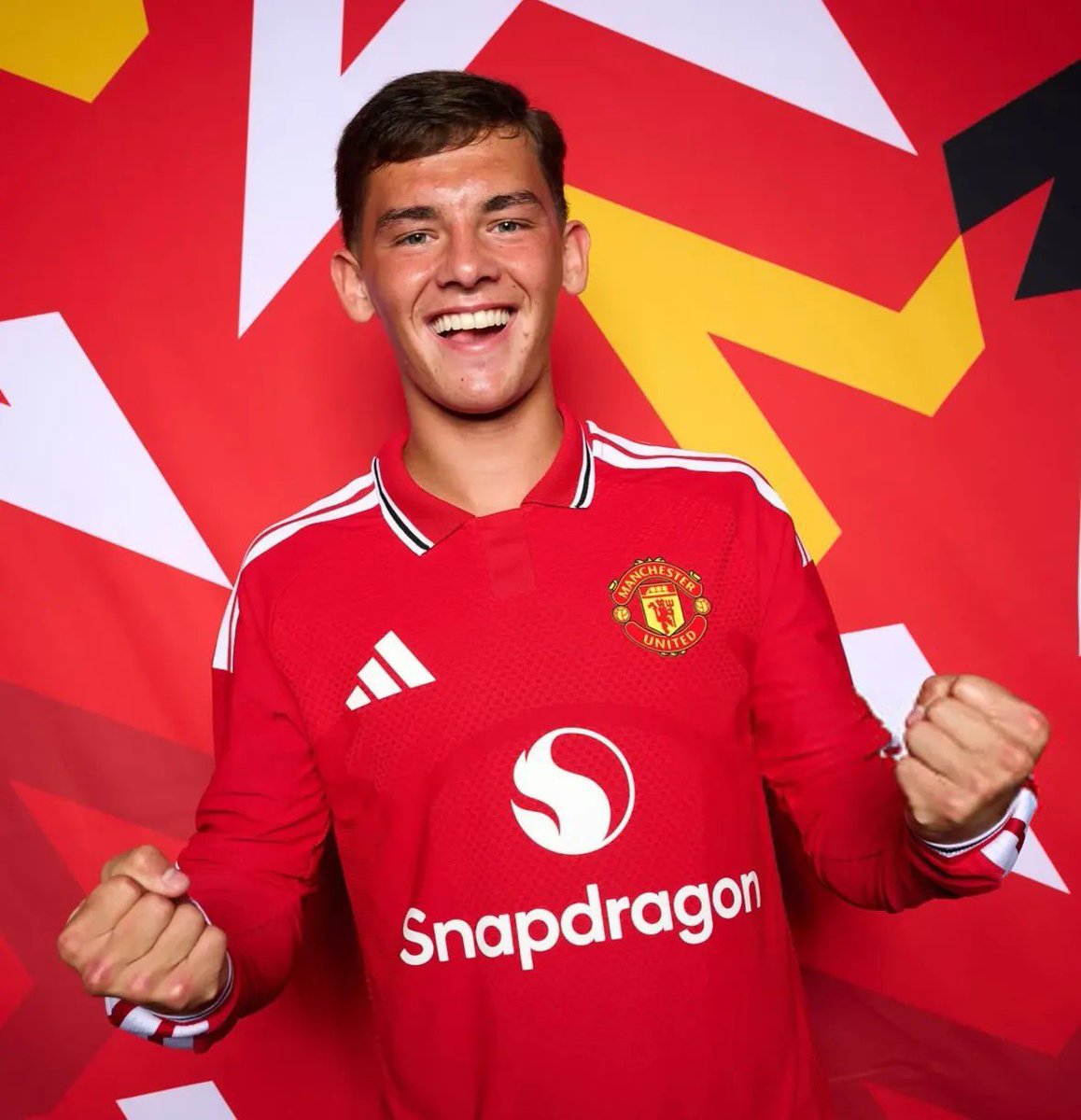 lovezirkjosh's tweet photo. 🚨 BREAKING!!!

 Shea Lacey will play champions league football before Morgan Rodgers and LaCroix 🤫🤦 https://t.co/JcP73cfD0x