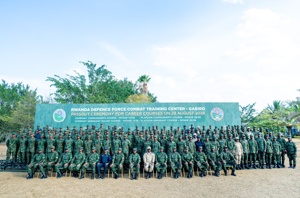 RwandaMoD's tweet photo. Today, the Senior Officers, Junior Officers, and other ranks from the Rwanda Defence Force (RDF), Rwanda National Police (RNP), and Rwanda Correctional Service (RCS) completed five-month military career courses at the RDF Combat Training Centre in Gabiro.

The courses equipped the trainees with the knowledge and skills required to serve as professional company commanders, platoon commanders, company sergeant majors, and platoon sergeants.https://t.co/zDswFf9xb8
==================
Ba Ofisiye bakuru, abato n’abandi bo mu nzego zitandukanye bo mu Ngabo z’u Rwanda (RDF), Polisi y’u Rwanda (RNP) n’Urwego rushinzwe Igorora (RCS), barangije amahugurwa ya gisirikare yari amaze amezi atanu abera mu Kigo cy’Amahugurwa ya Gisirikare i Gabiro.

Aya mahugurwa yahaye abayitabiriye ubumenyi n’ubushobozi bukenewe kugira ngo bashobore gukora kinyamwuga nk’abayobozi ba Kompanyi (Company), abayobozi ba Peleto (Platoon), abashinzwe ubuzima bwa buri munsi bw'abasirikare ku rwego rwa company na platoon.https://t.co/q7x7MVHugn