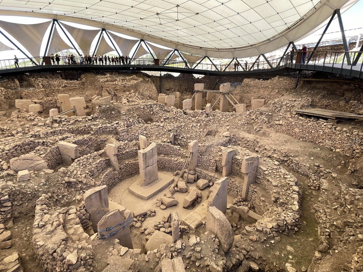 JasonWilde108's tweet photo. WHAT IF GÖBEKLI TEPE WASN’T THE BEGINNING… BUT THE REBUILD?

I keep coming back to this because the timeline is strange as all hell. Hear me out..

Göbekli Tepe appears around 9600 BCE, almost immediately after the Younger Dryas ended which is a period of crazy violent climate change and rising seas.

And when it appears, people are already moving massive stone pillars, carving complex symbols and organizing huge construction projects. Hmmm?

That doesn’t look like humanity starting from zero.

To me it looks like survivors remembering something.

Imagine our civilization collapsed tomorrow. Ten years later, a small group arrived who still understood agriculture, astronomy, medicine and construction.

To us, they would just be educated survivors.

To children born after the collapse, they would look like gods.

Then thousands of years later, the oldest written flood stories appear in Sumer. They describe a world before the Flood, a destroyed civilization and strange sages called the Apkallu who preserved and taught knowledge.

Im not saying crazy shit like they had smartphones 12,000 years ago.

I’m saying an organized coastal civilization may have existed, been destroyed and left most of its evidence beneath rising sea levels.

I don't think Göbekli Tepe is where civilization began.

It could be the first thing built after the old world ended.

It could also be that the gods were simply the last people who remembered how everything worked.