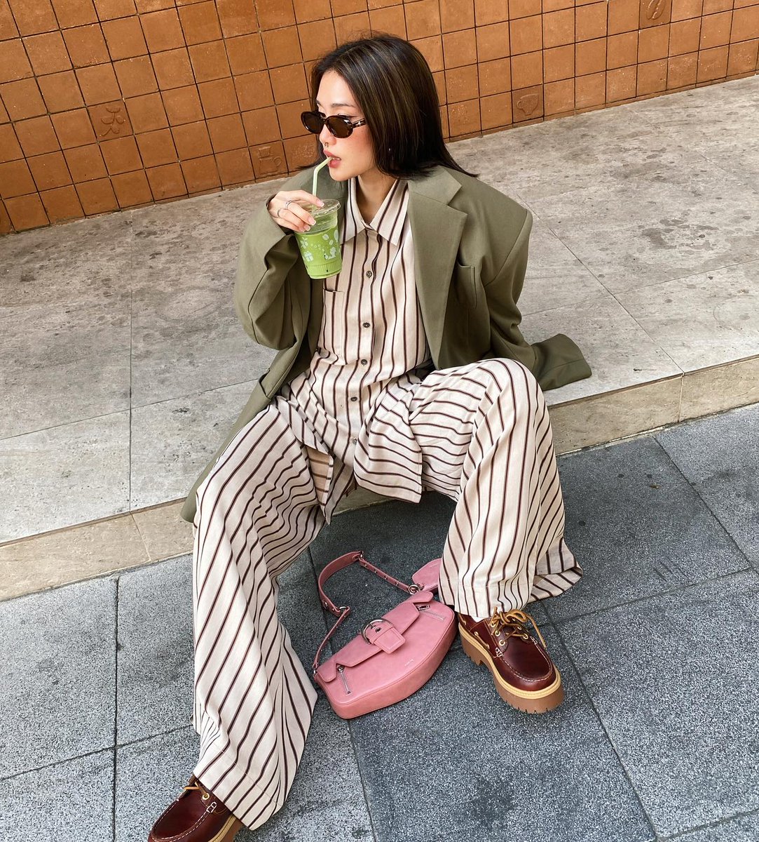 yaralee1121's tweet photo. Hi friend! 🌈 Today is a great day because your journey matters—keep walking, keep growing. ☀️
jfHMd https://t.co/nV5dsjrFEm