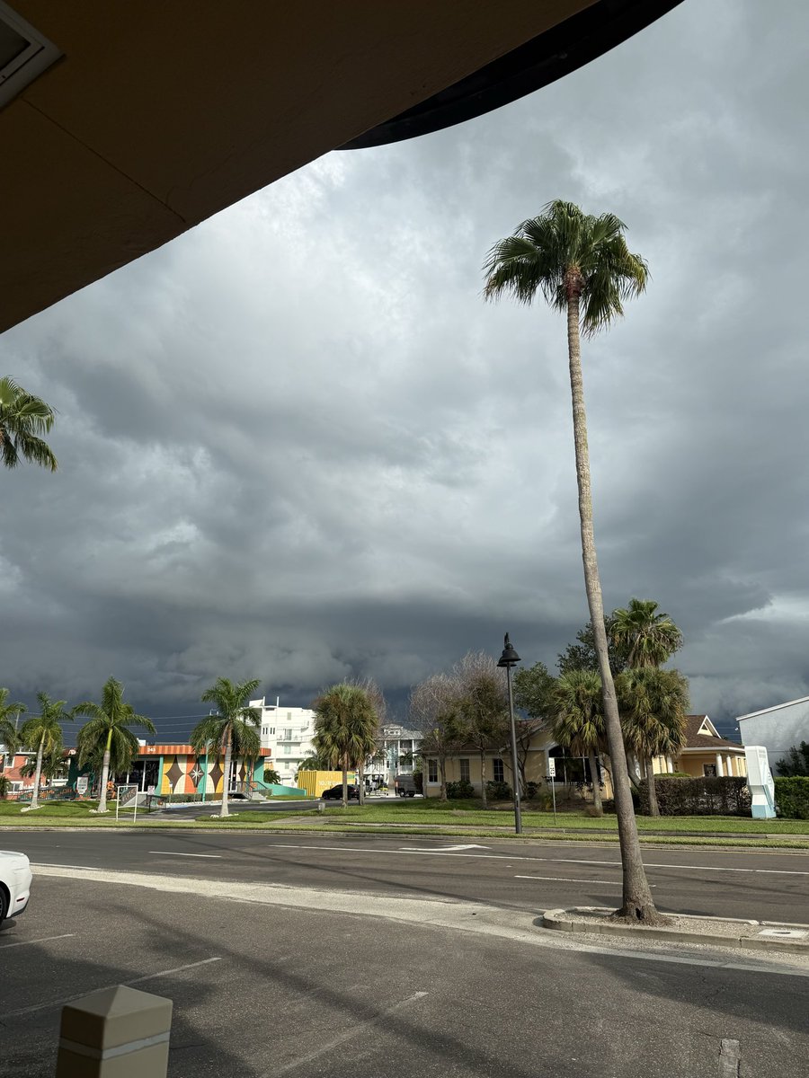 JenChasesSTorms's tweet photo. Making its approach 🌧️ ⛈️ https://t.co/pF4AOLf6ik