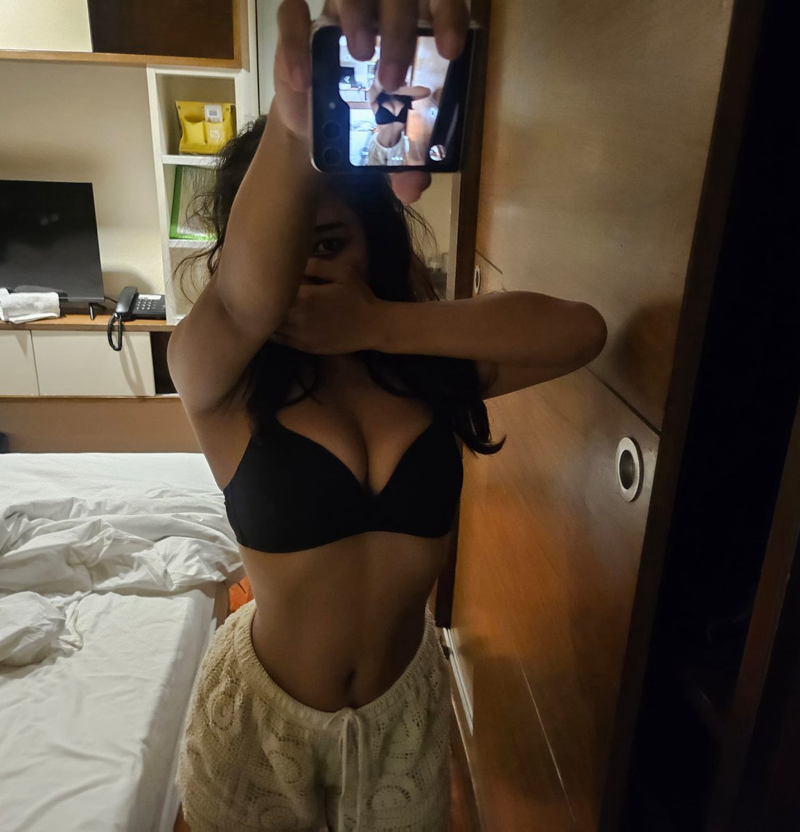 arisaxoo's tweet photo. mirror mirror https://t.co/Dd8Ro4JFiF