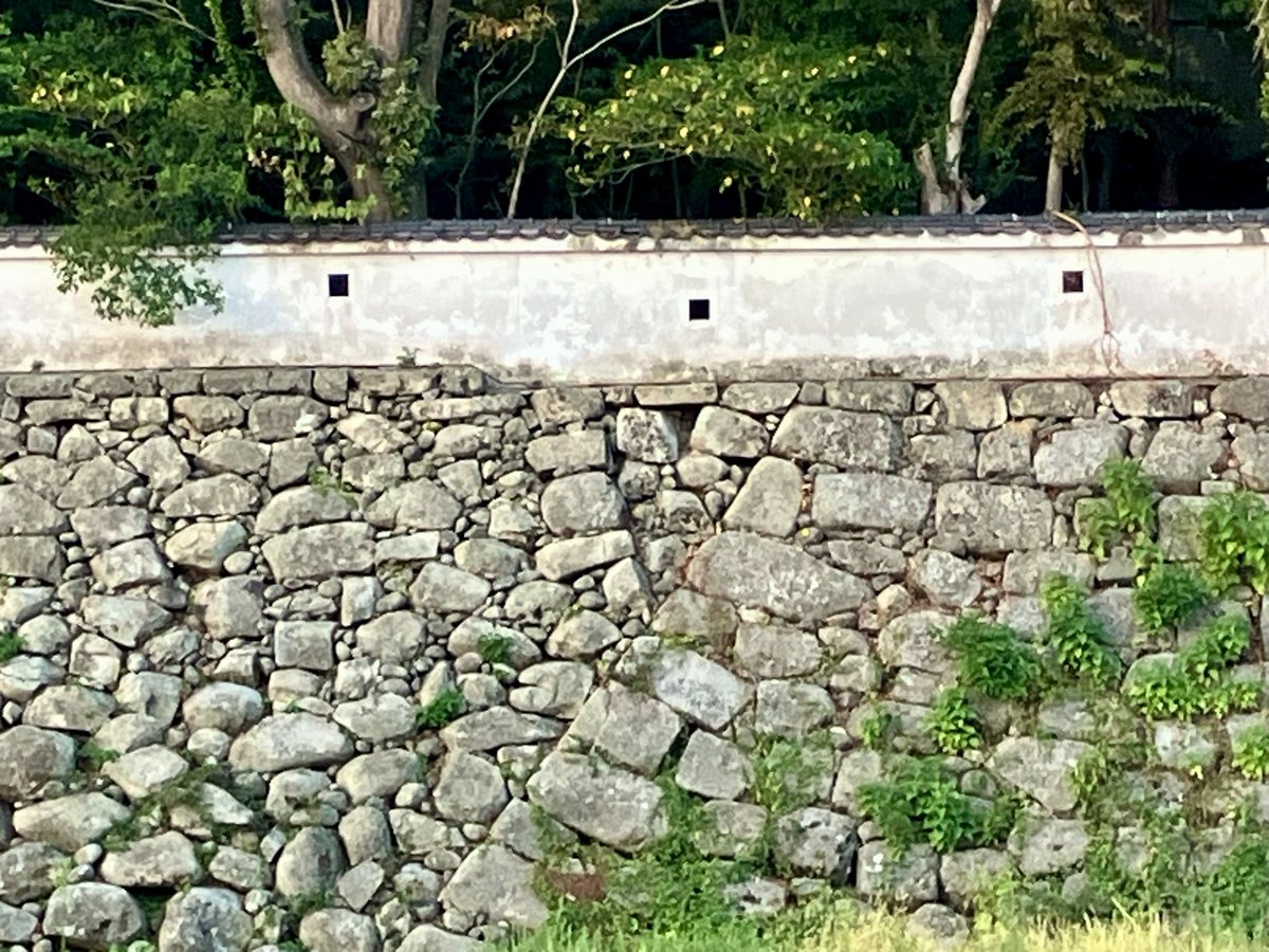 THB787's tweet photo. 中津市市内を散策。
中津は福沢諭吉生誕の地。

きょうは門司港から博多へ。

#中津 #中津城 https://t.co/jc8hxjcVSw