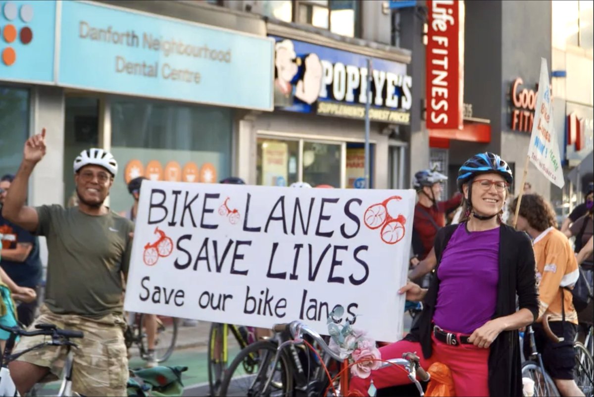 ebikesinternatl's tweet photo. Massive Turnout of 1,000+ Cyclists for Critical Mass Ride in TO in Support of Bike Lanes #cycling #safecycling #ebikes #cargobikes https://t.co/0MPwLCu2ui https://t.co/vktC5lkJF6