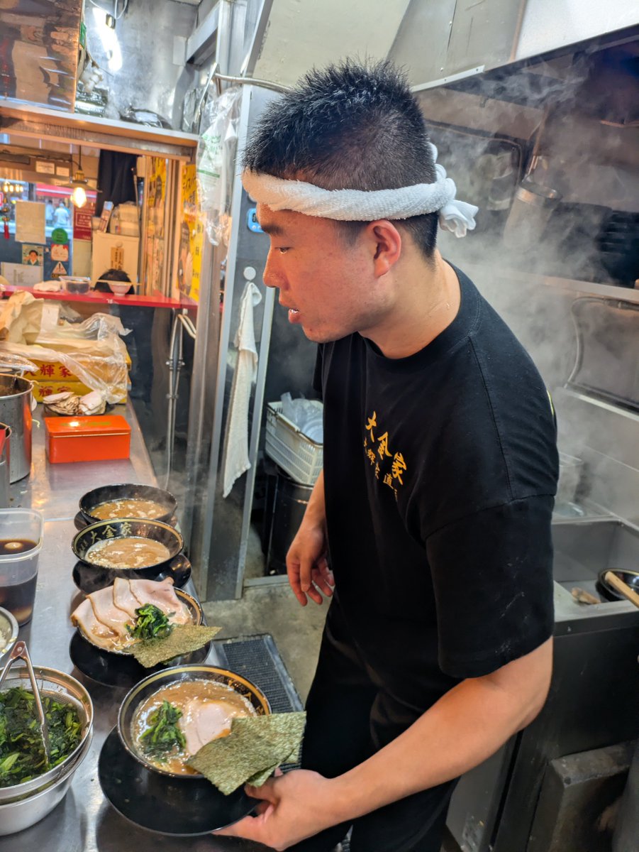 ooganeyaM's tweet photo. おはようございます
大金家門前仲町店です

今日も元気に張り切って営業いたします！
週末の日曜日は1杯飲みながら🍺
美味しいラーメンはいかがですか😊

皆様のご来店お待ちしております🙇
 #大金家門前仲町店
 #大輝家直系 https://t.co/xjrNGvUj6s