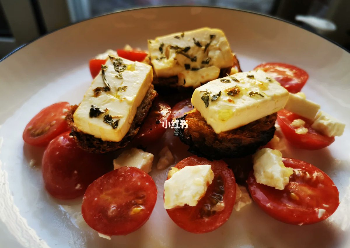 kayadibi_z's tweet photo. Check out this ultra-crispy, sea-salted Greek feta! Creamy inside, perfect for salads or snacking—game-changer for quick, flavorful meals , https://t.co/h8oYYty5Oh