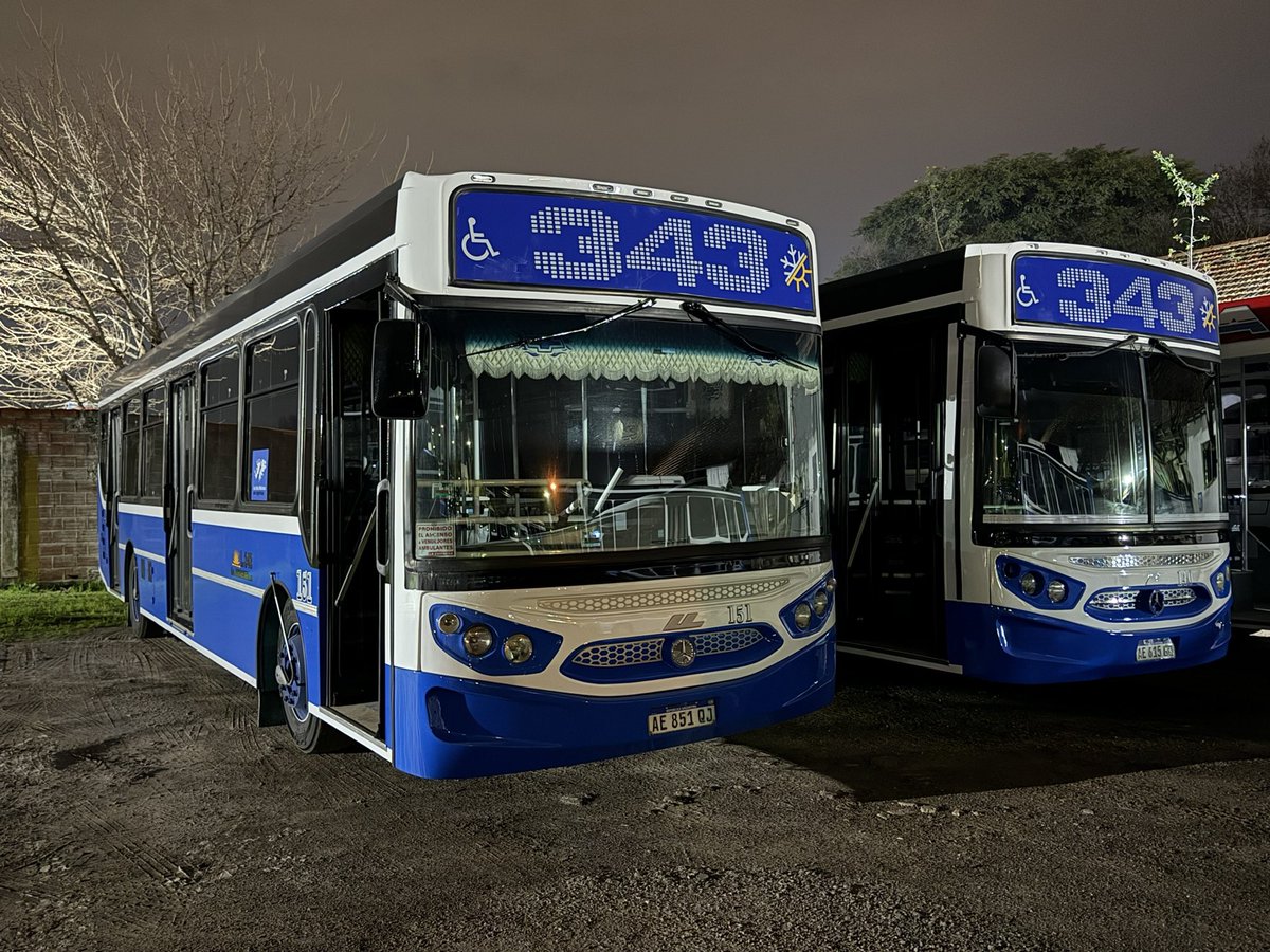 CiudadDeBondis's tweet photo. DE TODOS LADOS
Recién comentamos que la #Linea343 adquirió 21 usados de "farolito" (Linea 109), pero también salió a la búsqueda de coches #Ugarte e #Italbus #MB1721 ex Linea 152. Se repartirán coches para los ramales troncales como para los ex 333/407.
#AportesCDB https://t.co/dh5booNnOv