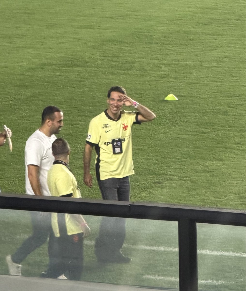 Leoserafini's tweet photo. @are_cruzmaltina @caueg_rodrigues Já é muito Vasco!!!! https://t.co/VbEVsYd45G