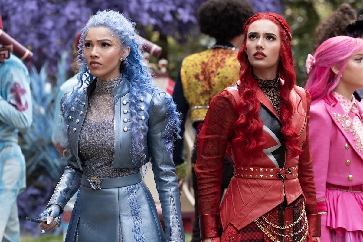 RiseofRedNews's tweet photo. 🚨| Descendants 6 will focus on Pink facing a new villain! 👀

Red and Chloe are in the current script

"When a new league of villains targets a kingdom for power, Pink uncovers a gem that holds her destiny. To save everyone, she must team up with allies and a relative who could- https://t.co/sDhJmrCj9r