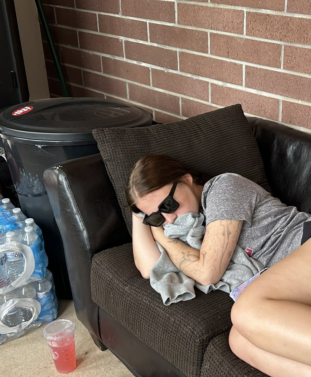 CCSJSOFTBALL's tweet photo. Week 2 crashers 😴😴😴

#CCSJSOFTBALL🥎 https://t.co/WzhuRrfxMj