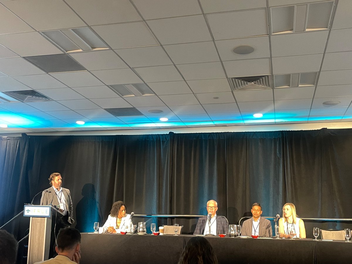 IFRUEUrol's tweet photo. Another incredible crossfire 🔥

The tibial nerve has entered the chat⚡

Drs. Scott MacDiarmid, @OLWMD , Christopher Wolter, @SiobhanHartigan  & Keith Xavier take on The Tibial Revolution: ITNS Crossfire, debating where implantable tibial nerve stimulation fits in the rapidly evolving OAB landscape.

#IFRUE2026 #OAB #Neuromodulation #ITNS