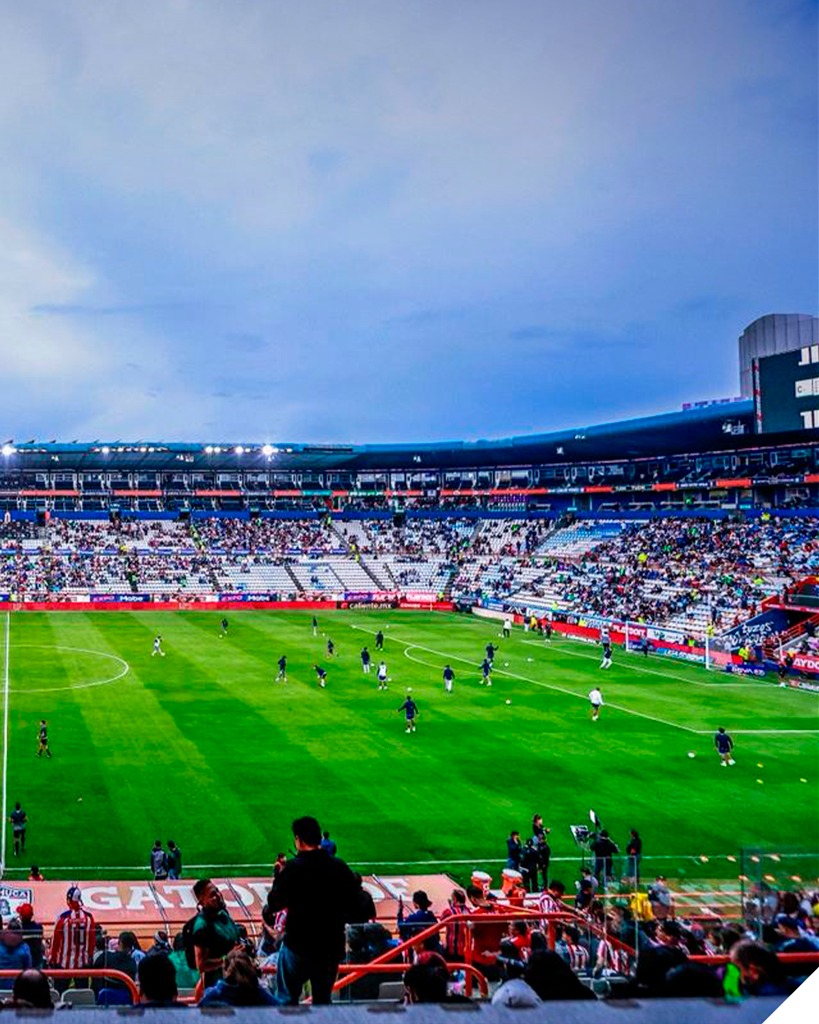 estoenlinea's tweet photo. No sabíamos que Chivas estaba jugando de local en el Hidalgo... ah no, esperen. Se nos olvidaba que son un equipo grande y con afición en cualquier parte del mundo. 😘

CHIVAS SIENDO LOCAL Y VISITANTE EN CUALQUIER ESTADIO DE MÉXICO. ❤️🐐

📸: @LuisGardunoJr https://t.co/s664JIdTFt