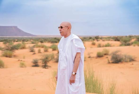 Mauritanie0tous's tweet photo. غادر فخامة الرئيس محمد ولد الشيخ الغزواني العاصمة نواكشوط متوجهاً إلى بومديد لقضاء عطلته السنوية. 🇲🇷 https://t.co/TitkDX0y3M