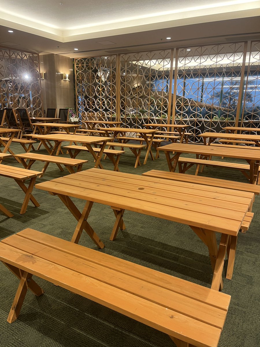 gcourt2's tweet photo. 勝山でご自宅で居るのが不安な方へホテルのラウンジを開放します。パンやコーヒーもご用意していますので一時的な避難に利用ください。
※雨が強い時間帯は外出をお控えいただき、移動の際は身の安全を確保くださいますようお願い致します🙇‍♂️
#福井 #勝山市 #大雨特別警報 #避難 #軽食ご用意 #ラウンジ https://t.co/SS8MOWrWPc