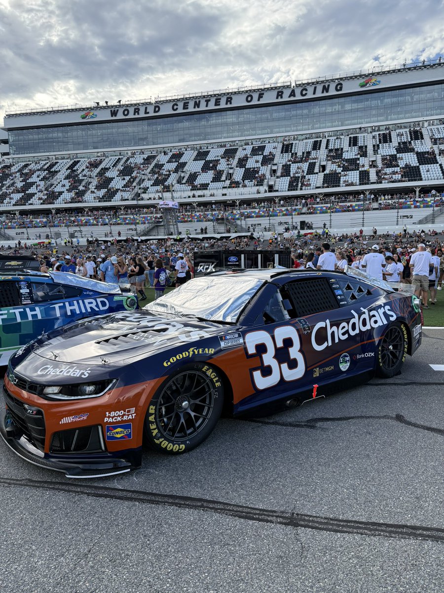 cheddarskitchen's tweet photo. It’s not just the track that’s bringing the heat @Daytona.

@rcrracing | #CokeZeroSugar400 https://t.co/lNwMvLw5R4
