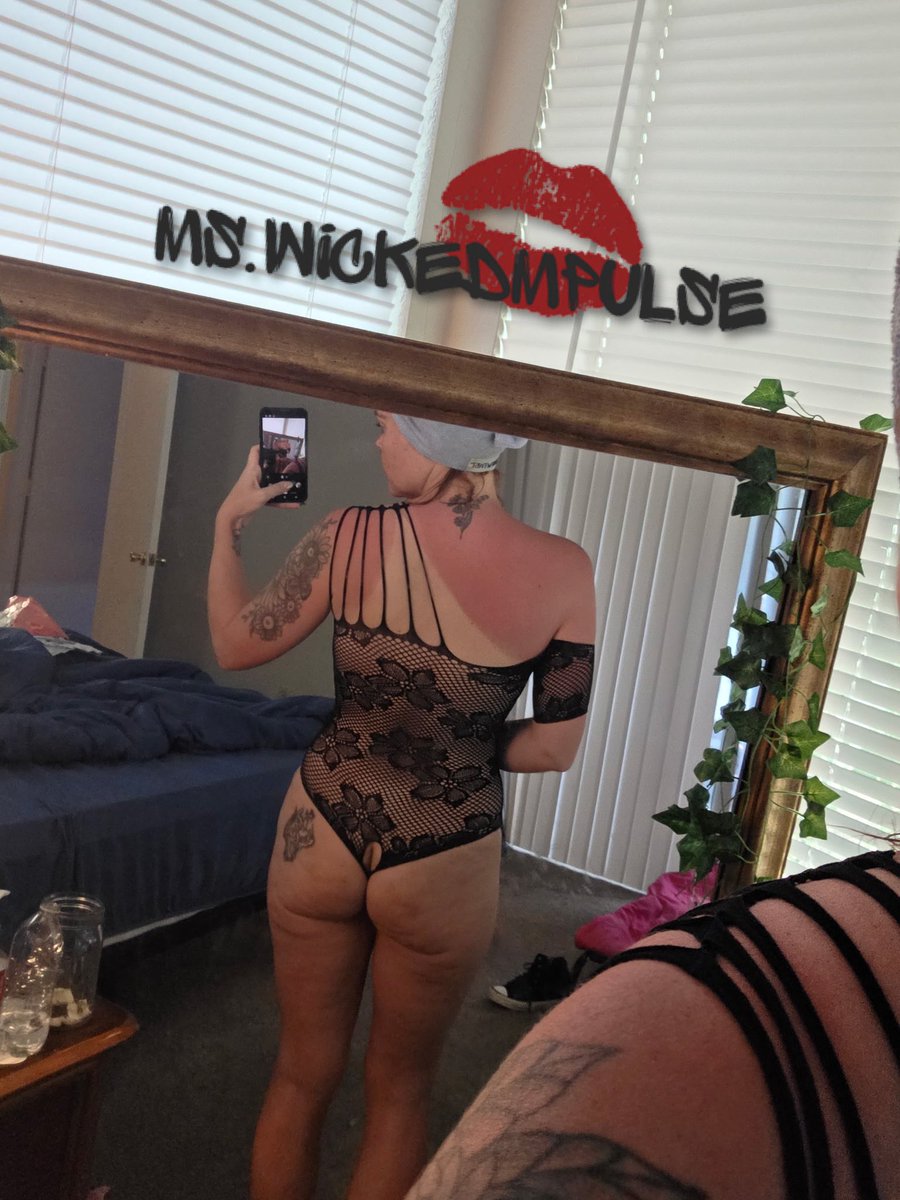 MsWickedMpulse's tweet photo. πSaturday Swingingπ
What do you all think of my outfit for tonight? Yes, itβs crotchless for easy access !! Excuse the new tan lines π
#tulsaswingers #syn #milf #DVP #PAWG https://t.co/EjRfWx6s6o