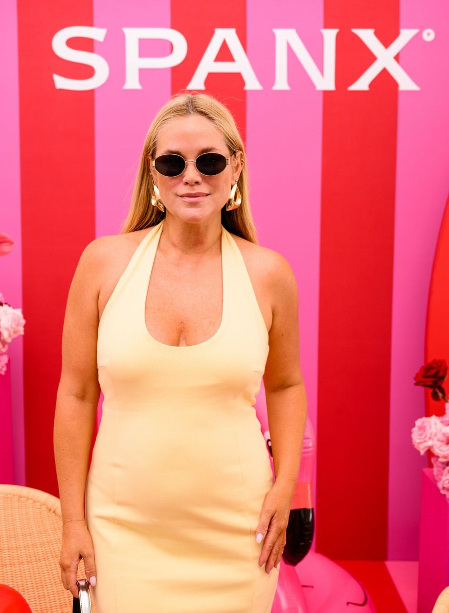 celebskart's tweet photo. Kelly Hughes at Spanx Swim Relaunch During Miami Swim Week, May 2026
#Kelly #Hughes #Spanx
See more photos:
https://t.co/2IUPwB9LF0 https://t.co/3MOsFbwvOu