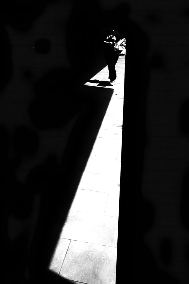 TbMRC633tXiV75l's tweet photo. #写真 #写真好きな人と繋がりたい #写真好き #スナップ #スナップ写真 #光と影 #モノクロ #monochrome #影 #XF10 #富士フイルム #FUJIFILM #fujifilm #TOKYO #JAPANPhoto #東京 #SHIBUYA
超ハイコンで仕上げた矢印
カッコ良さだけを求めた一枚 https://t.co/blYIam0lee