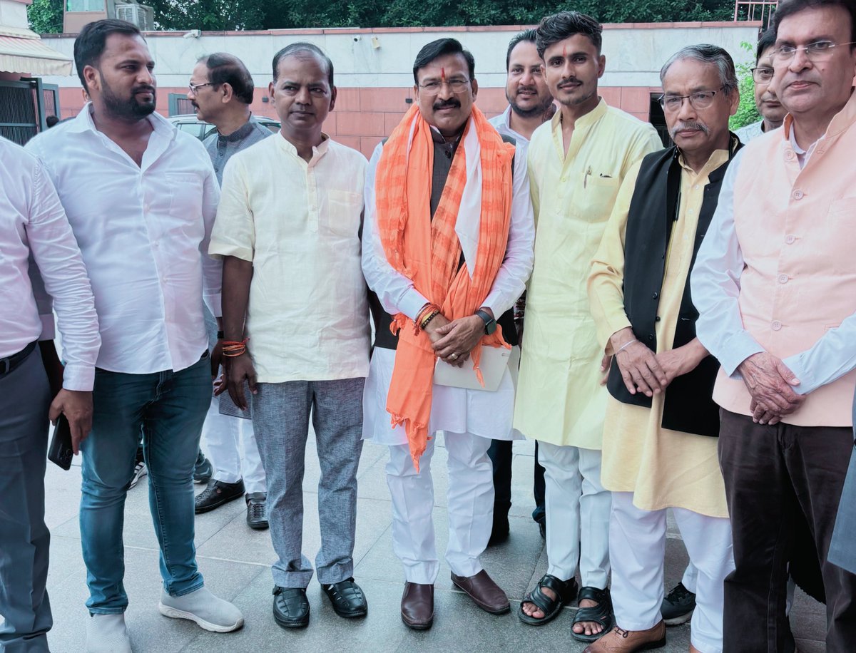krishnasingh1_'s tweet photo. नई दिल्ली 📍📍

नई दिल्ली स्थित राष्ट्रीय कार्यालय पर नवनियुक्त राष्ट्रीय महामंत्री भाजपा व मध्य प्रदेश के खरगोन–बड़वानी से मा० सांसद श्री गजेन्द्र सिंह पटेल जी स्नेहिल मुलाकात कर नवीन दायित्व प्राप्त करने पर शुभकामनाएं प्रेषित किया।

#KrishnaSinghJamkhuri @gajendra4bjp https://t.co/N22FalLwpA