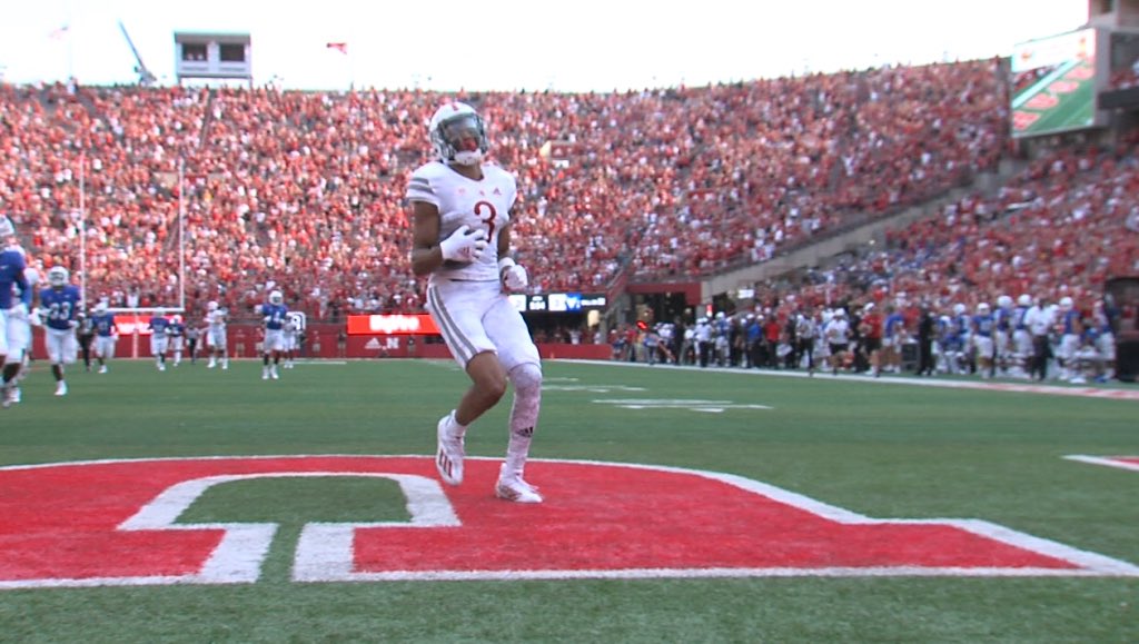 BigRedfootball7's tweet photo. Buffalo comes to Nebraska, 2021. 

95 degrees. 129 degrees on field temp. 

85,663 fans sold out this game. I don’t want to hear any excuses of “it’s too hot.” https://t.co/kTowngDqWZ
