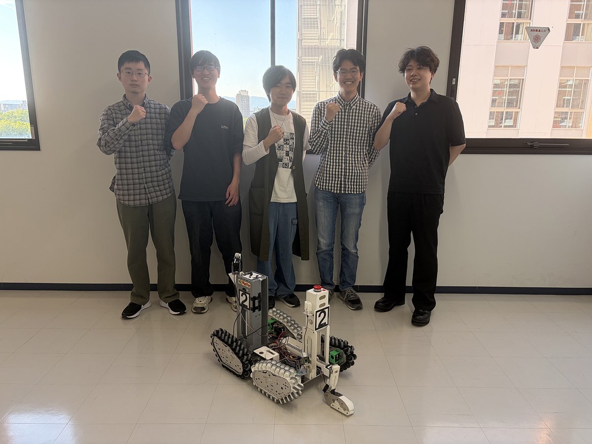 OIT_MONOLAB's tweet photo. 【MONOLAB.活動紹介】
#ものづくりセンター で活躍する学生たちが、4月開催の「ロボカップジャパンオープン2026」に出場し、「Best-in-Class Small Robot賞」を受賞🏆
大会の様子はYouTubeで👇

🔗大学Web https://t.co/x8IAzBO3Ut

🎥YouTube
https://t.co/hfogICJgeD

#oit
#大阪工業大学
#MONOLAB https://t.co/GkskDswHoh