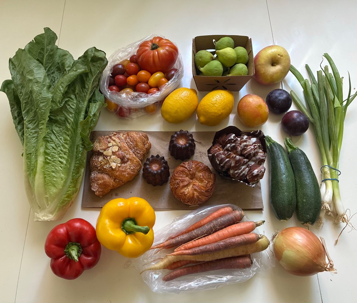 5thcirclegirl's tweet photo. Farmers market haul !! https://t.co/USRVVlmL3n