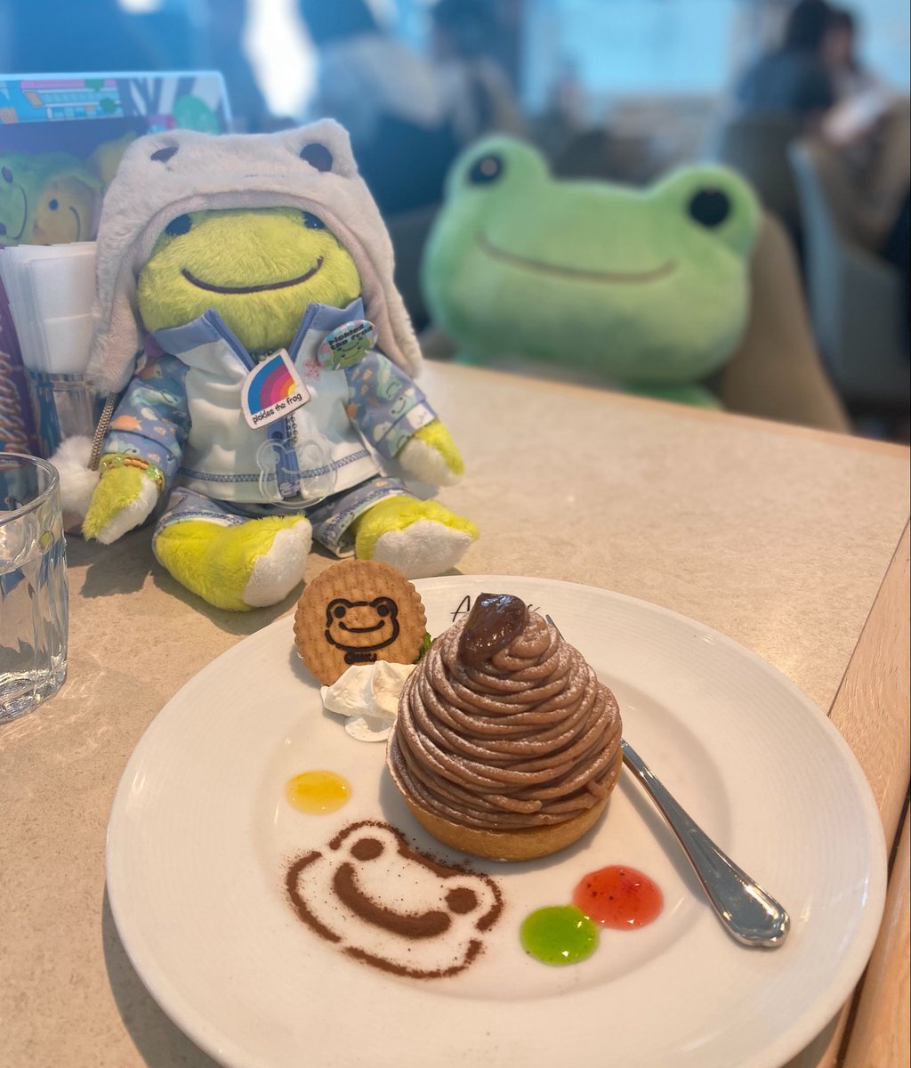 kapi111812's tweet photo. わたあめさん@0923moff とコラボカフェ💓
スケキヨさんオシャレ😎

可愛いケーキ🍰に癒されー✨
大きいピクルスくんも来てくれて満足😍
ニコッペくんもついていったよー🤩 https://t.co/uJT9lcD7L3