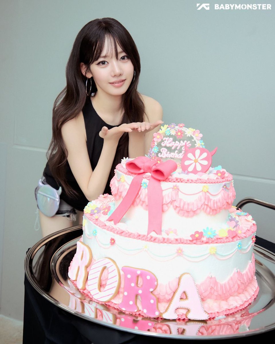 roraleze's tweet photo. 🎂💖 Surrounded by so much love and warm birthday wishes from MONSTIEZ, it became such a wonderful and memorable time. 💐

Let’s continue making many more beautiful memories together with BABYMONSTER! ✨ https://t.co/SrT5d6J0qx