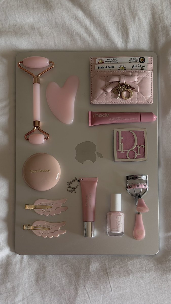 muuzyi's tweet photo. essentials https://t.co/qXaWq4huQ3