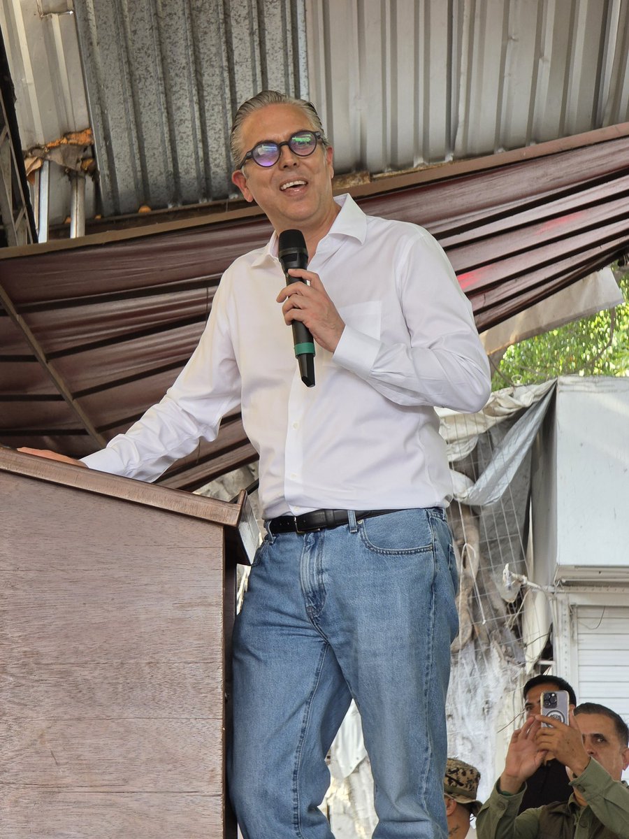 jasanchezmx's tweet photo. ¡Tlaquepaque ya es Verde! 🌱🇲🇽

Más de 3 mil personas acompañaron a Alberto Alfaro en su llegada al liderazgo del Verde en este municipio.

Nuestro coordinador nacional electoral, Arturo Escobar, fue testigo de la fuerza de este proyecto que sigue creciendo en Jalisco. 🇲🇽 https://t.co/5roBvI3S2Y