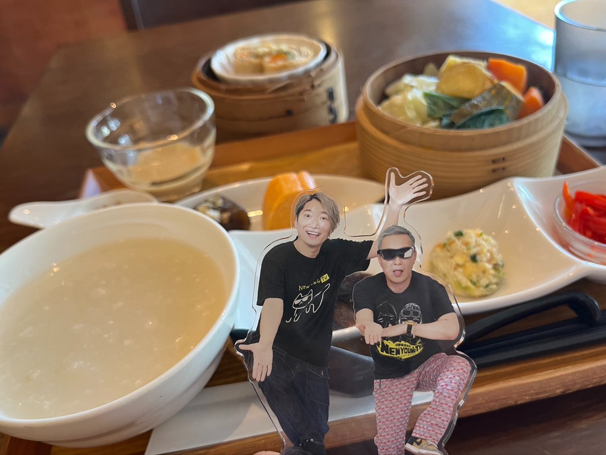 5243_93kr's tweet photo. ここに来るために日曜日を選んでる。覚えててくれた大阪のおばちゃんに囲まれて幸せな朝ごはん。 https://t.co/DYgexVd11o