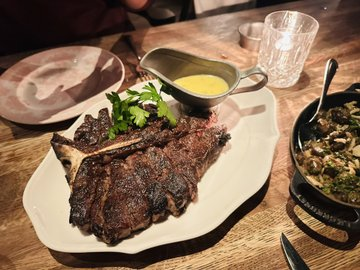 ce_simms's tweet photo. A good dinner is the best reward for a hard day https://t.co/rPiHvCLABj
