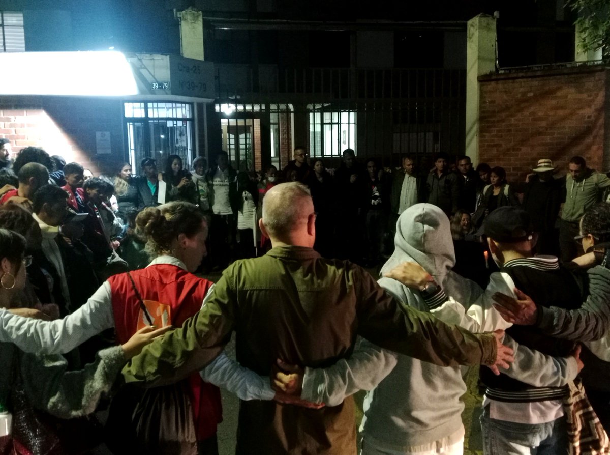 fdepazes's tweet photo. "Demorate en la paz de mi gente porque los pueblos no se ven con ojos en ráfaga" homenaje a Javier Giraldo https://t.co/YZIrVqun4v