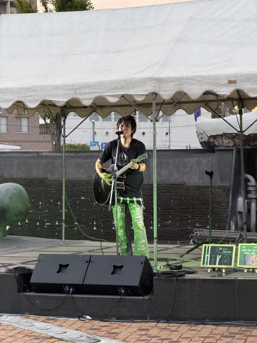 hirocrescent's tweet photo. 今年も直方須崎町公園ステージに参加させて頂きました！
これがないと夏を終われませんな！
久々のメンツとも会えて同窓会気分で楽しかった！

#須崎町公園ステージ
#カバー曲
#DEPARTURES
#シンガーソングライター https://t.co/3RYwSPW2cN