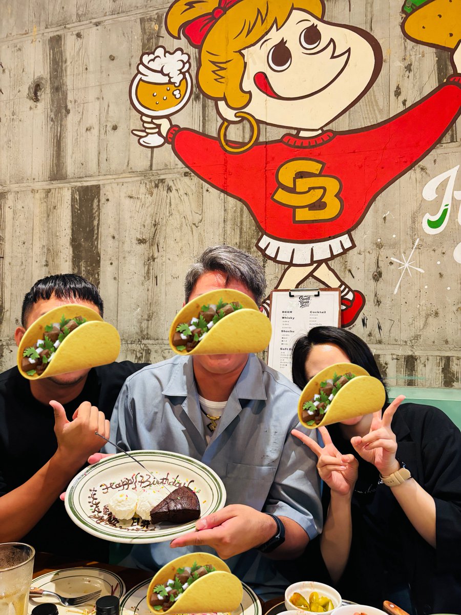 pichooon_m's tweet photo. 浜松タコスナイトでした🌮
大学のお友達に会ってきました❤️
この人たち本当にらぶすぎる！！！🫶🏻
大学時代全力でふざけられて、助けられて、励まされて、濃い時間を共に過ごした2人🥳これからも甘やかし合いましょう🥰🥰🥰(誰1人浜松にいないのに浜松で会う私たち笑) https://t.co/9G9GVfEegX