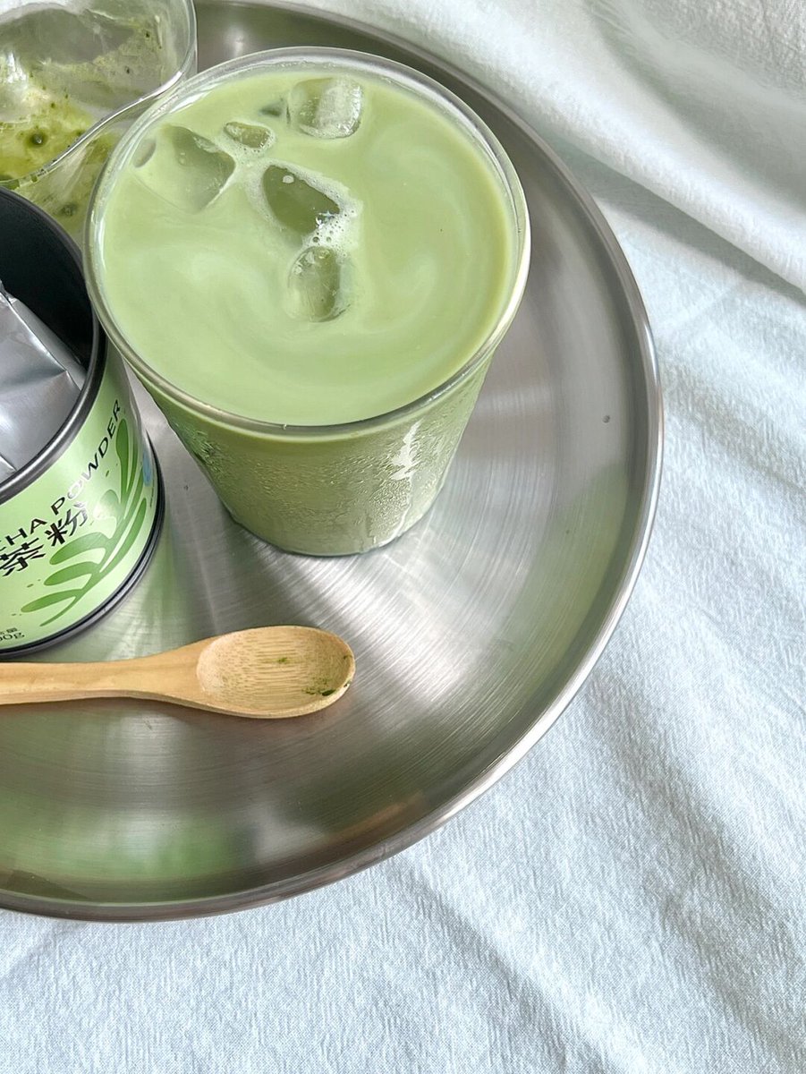 CGSHI's tweet photo. Make refreshing iced matcha latte in 2 mins! Whisk matcha powder + hot water, add ice + oat milk, done! Perfect for summer vibes https://t.co/wjr3fzkYGm