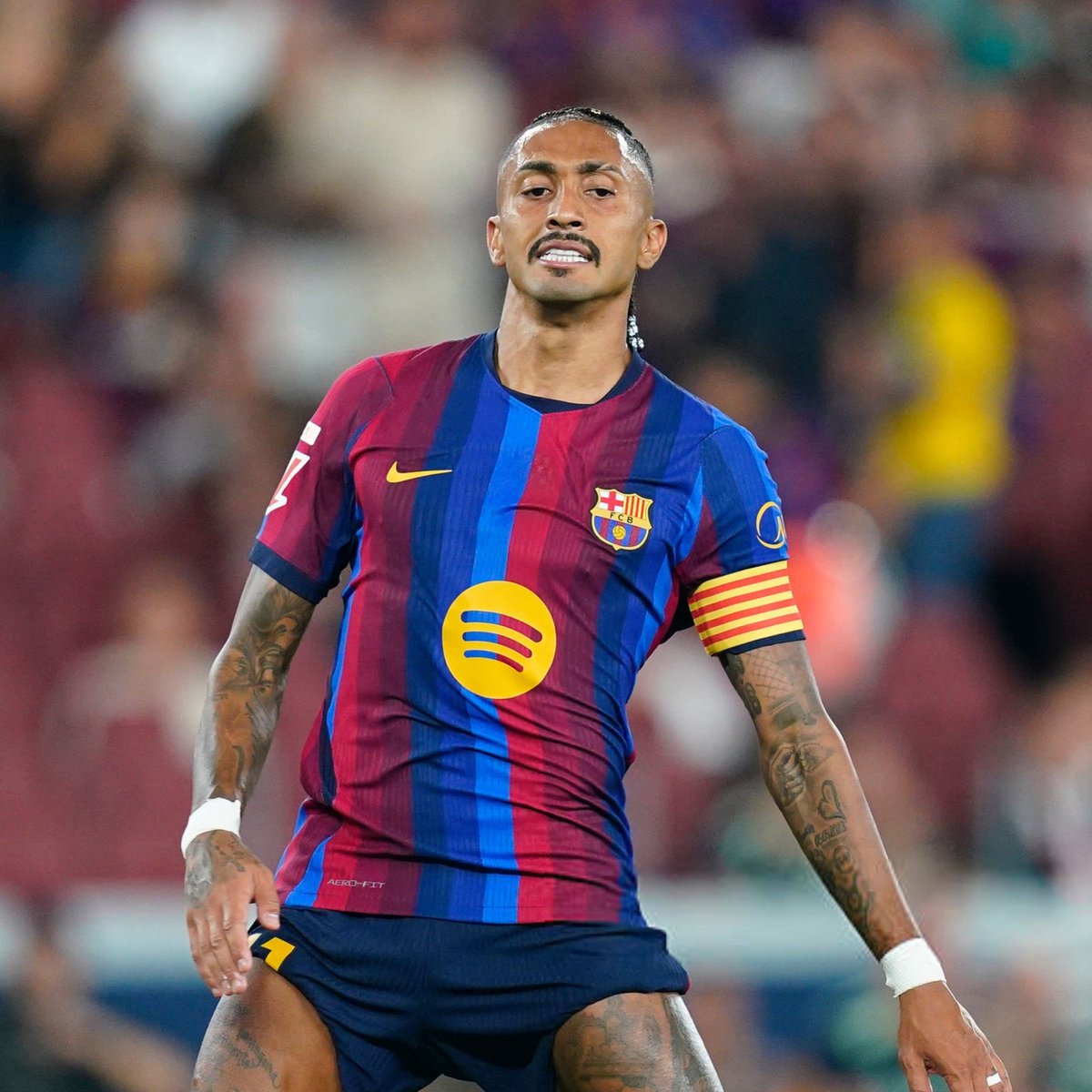 TouchlineX's tweet photo. 🚨 𝗦𝗧𝗔𝗧: 6 players are tied with 3 goals in La Liga after 2 matchdays.

· Raphinha
· Mbappé
· Fermín Lopez
· Roberto Fernandez
· Alex Baena
· Yassir Zabiri https://t.co/zywGZywtoP