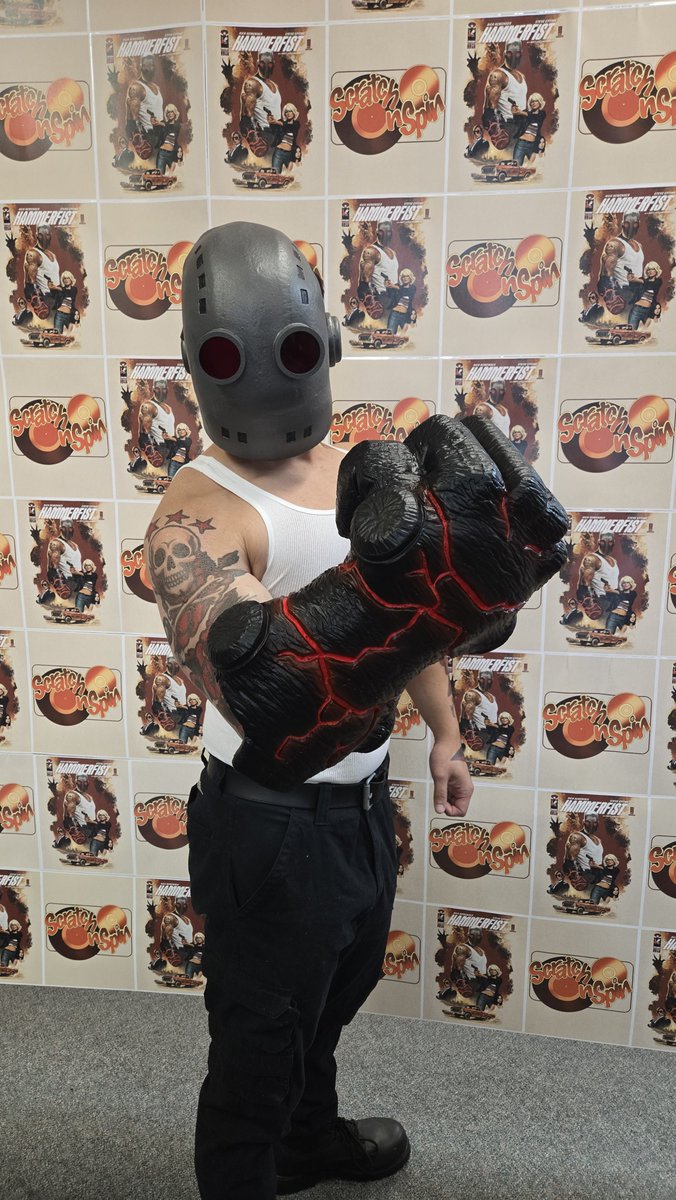 Shellsweeet's tweet photo. I had a huge honor helping out Steve Epting's signing for Hammerfist!

I made temporary tattoos for the Mike Denton cosplay! It was fun!

It was so fun to see people get so excited! Please go check out Hammerfist at your lcs! First issue is out now! https://t.co/0v56jvFpad