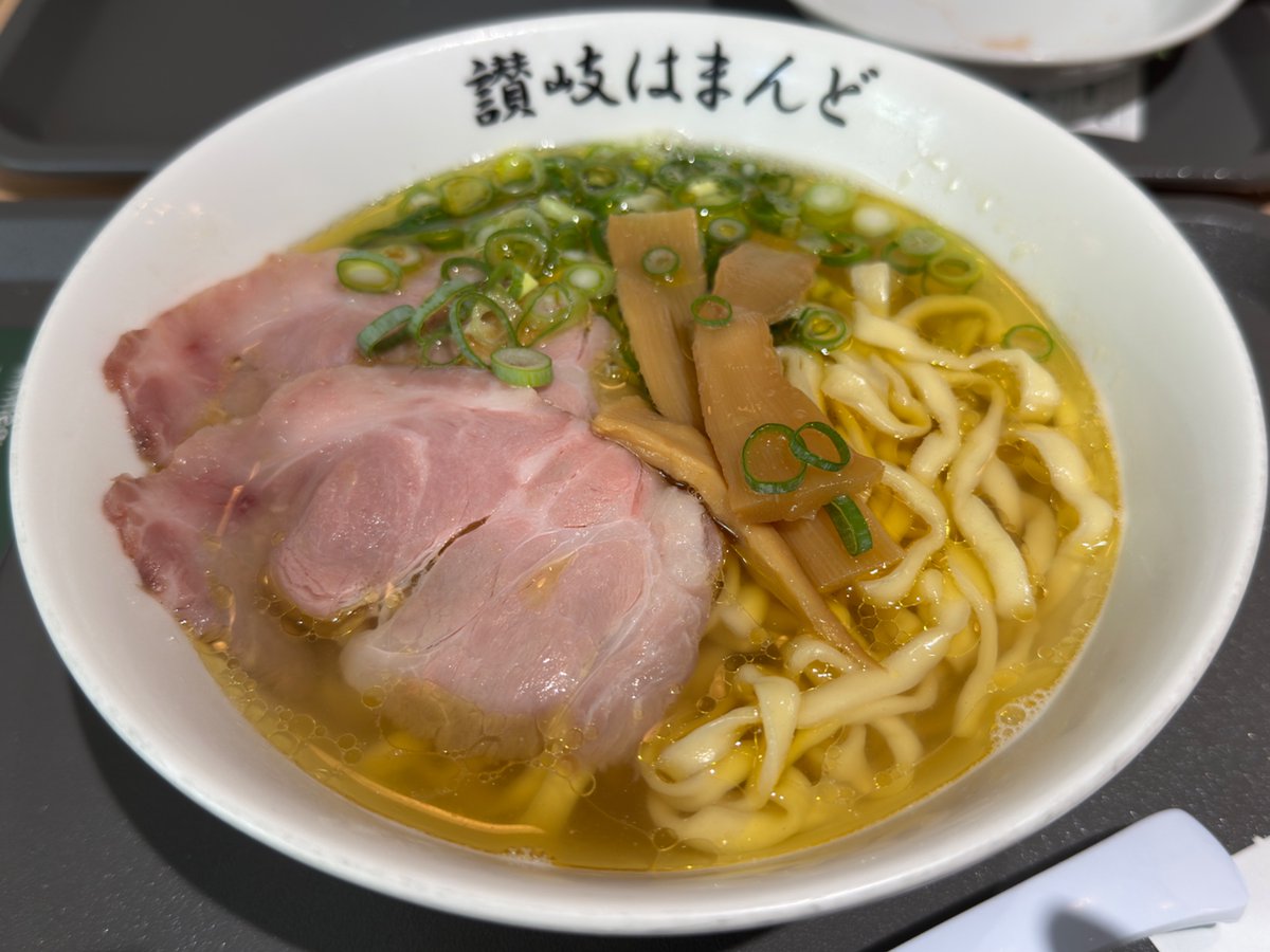 gigaccha's tweet photo. うどんじゃなくて朝ラーメン https://t.co/3wid76a0Ud