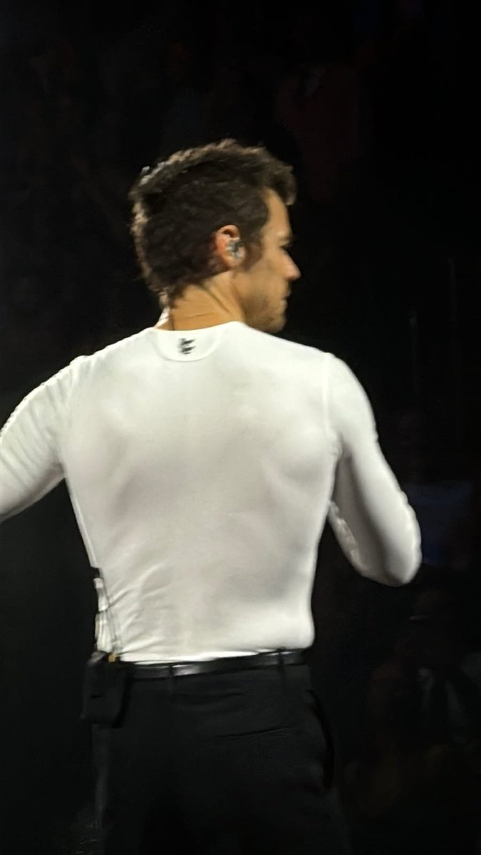 signofthsharry's tweet photo. passando por momentos https://t.co/NT9jrkh0IN